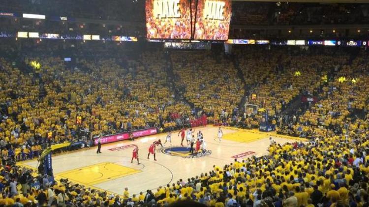 nba球队为什么这么值钱「为何NBA球队都这么值钱他们上赛季收入就超过了500亿人民币」