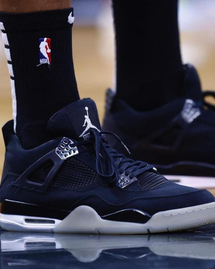 aj4阿姆1.5亿「市价20W的阿姆AJ4惊现NBA赛场网友不愧是他」