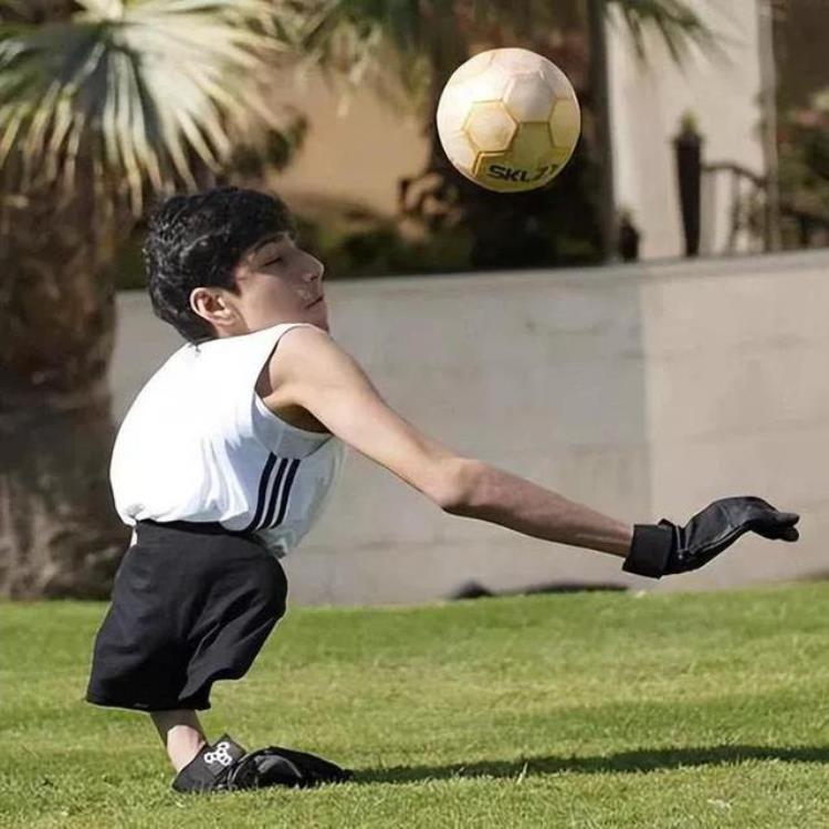 世界杯 卡塔尔「世界杯卡塔尔少年震撼人心」