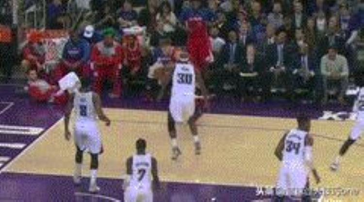 库里打杜兰特「NBA球星10大经典拜佛库里上演极限拜佛杜兰特让对手毫无办法」