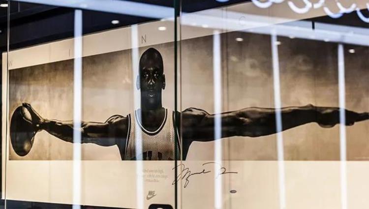 北京哪里买球鞋「买鞋打卡的新去处NBA北京旗舰店开业暗藏好多惊喜」