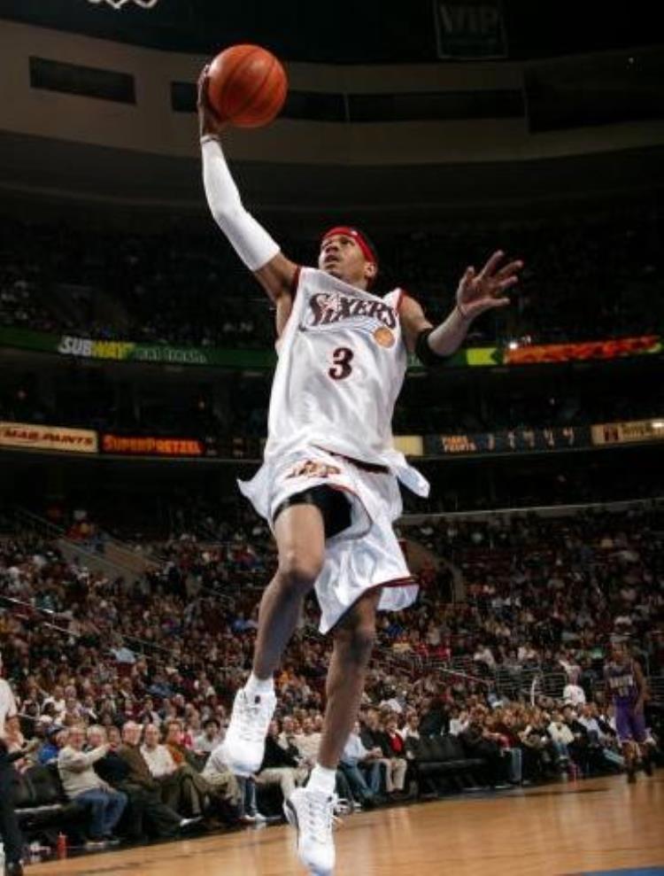 最强nba梦幻脚步球星有哪些「一招鲜吃遍天盘点NBA最强的十大球星绝技梦幻脚步仅排第三」