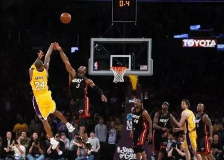 乔丹最厉害的技术「NBA十大巨星的代表绝技乔丹绝技并非后仰想盖天勾要借个梯子」
