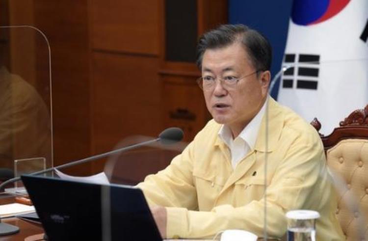 东京奥运开幕只有约15位国际政要出席法国总统因特殊原因只能硬着头皮参加当年北京奥运会来了80多个国家首脑
