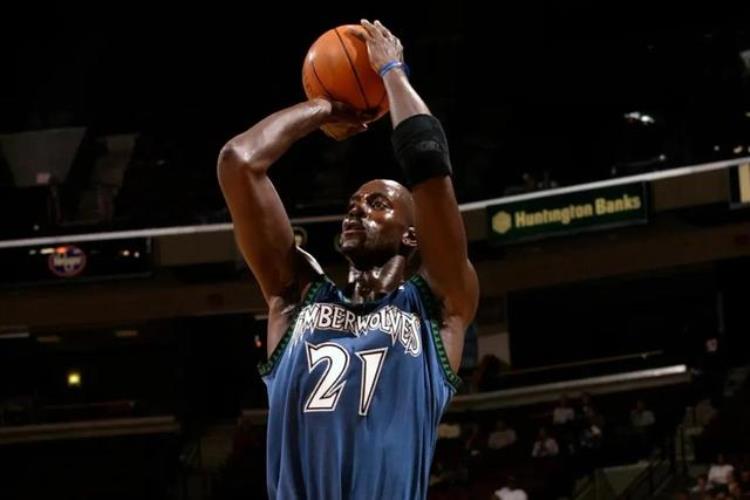 比尔拉塞尔单场最高得分「美媒盘点NBA25名超级巨星的单场最高分比尔拉塞尔最高才37分」