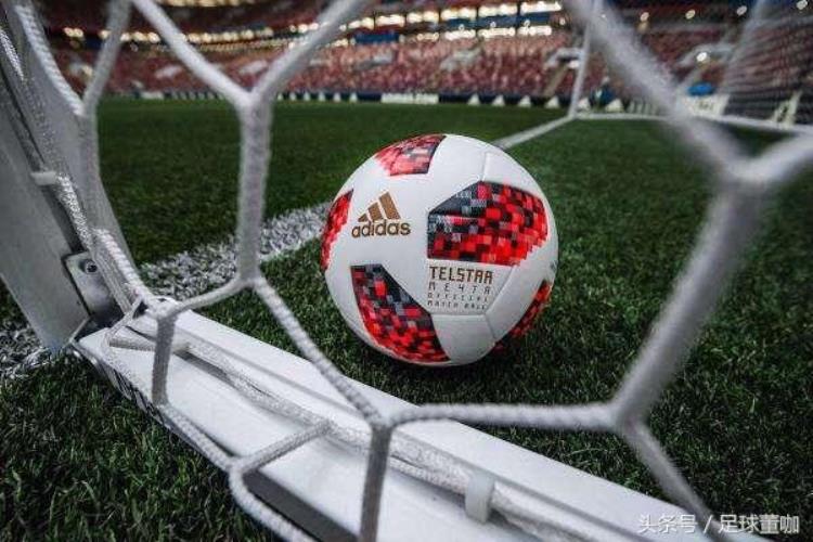 俄罗斯世界杯的比赛用球「俄罗斯世界杯激战正酣比赛用球黑色变成红色了解一下」