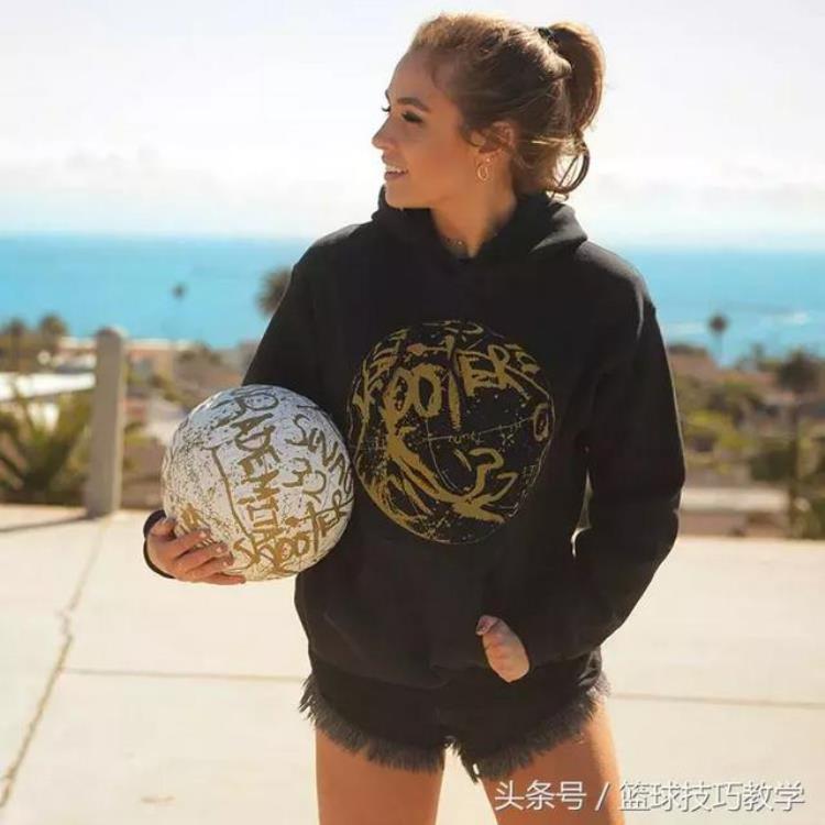 nba欧文过人教学「2K美女主播教你欧文最经典的过人动作」
