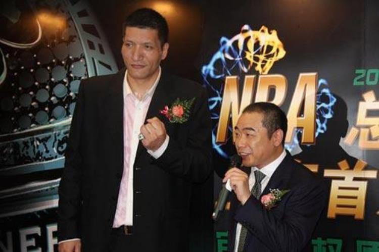 nba总冠军戒指百科「NBA冠军戒指的冷知识15勇士冠戒值700万中国第一个拿戒指是他」