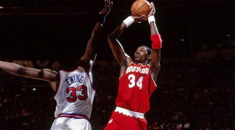 乔丹最厉害的技术「NBA十大巨星的代表绝技乔丹绝技并非后仰想盖天勾要借个梯子」