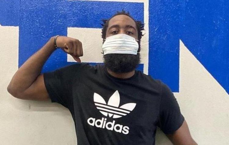 NBA球星戴口罩都啥样哈雷尔赛博朋克风看到奥尼尔忍不住了