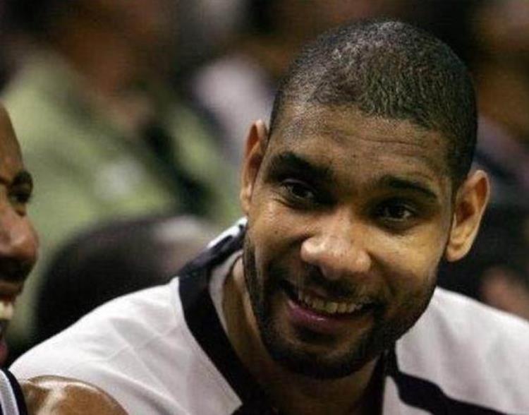 球员揍裁判「被调戏被黑拳NBA裁判为何这么惨这事邓肯最有发言权」