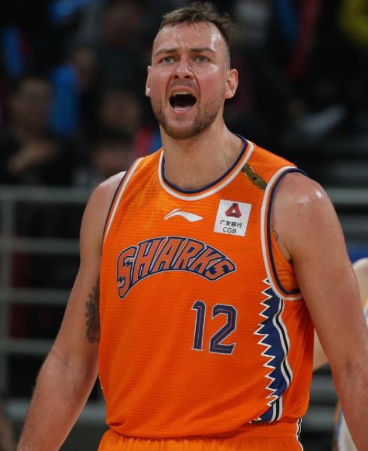 nba到手年薪「放弃千万年薪最终只捞到底薪NBA这5人心比天高却被打脸」