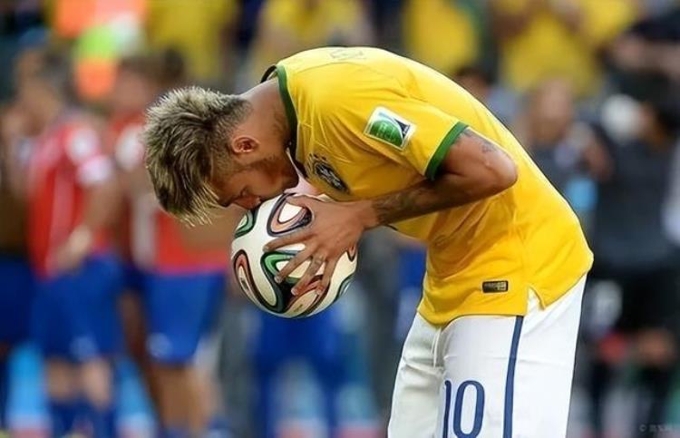 阿尔维斯有世界杯吗「世界杯带着高龄39岁的阿尔维斯五星巴西命运堪忧」