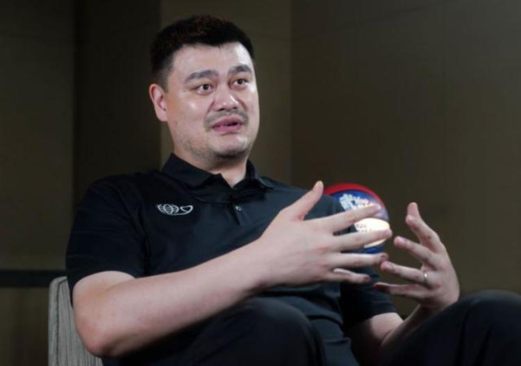 姚明心中的NBA历史最佳阵容「姚明评NBA历史最强阵容控卫科比中锋奥尼尔小前锋令人意外」