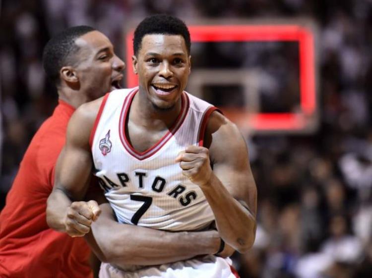 nba选手年薪「现役NBA十大励志球员1人沦落中国低级联赛重返NBA获近1亿薪金」