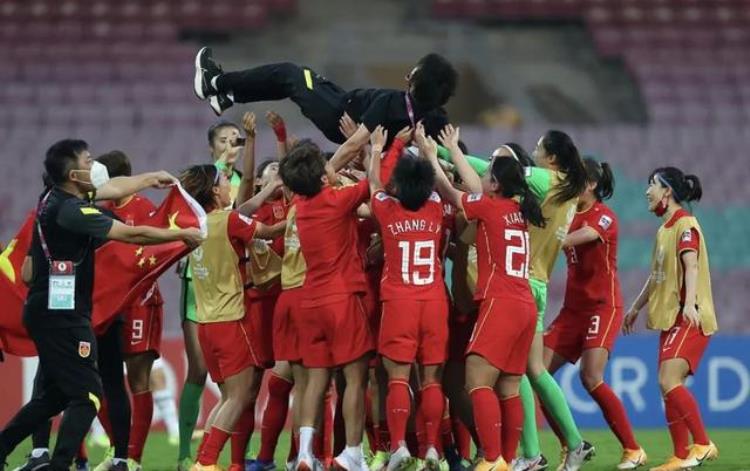 女足世界杯金球奖「观点丨女足史诗级夺冠尊重足球规律的硕果」