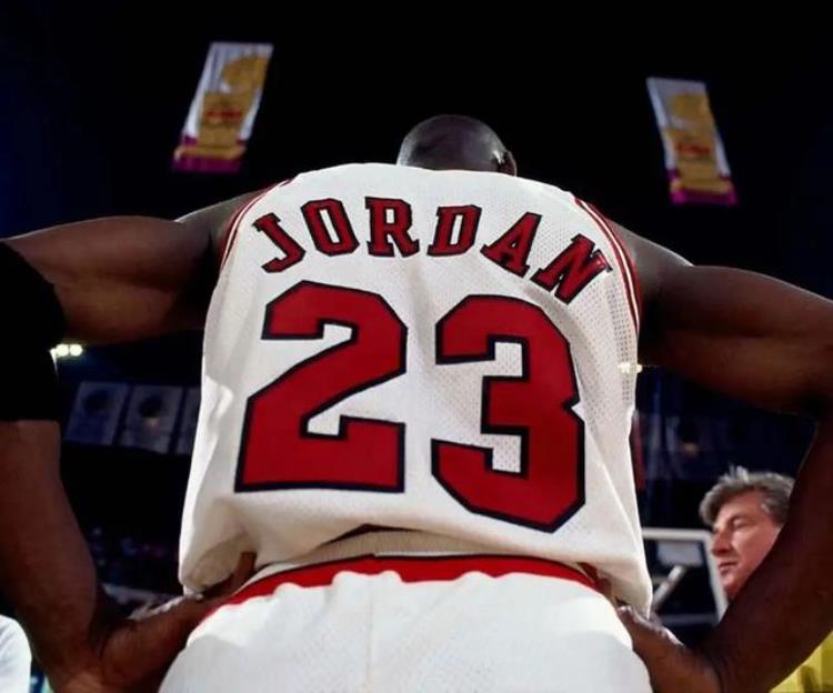 nba球员怎么选择球衣号码「nba球星是怎么选择篮球服号码新手怎么选篮球服号码」