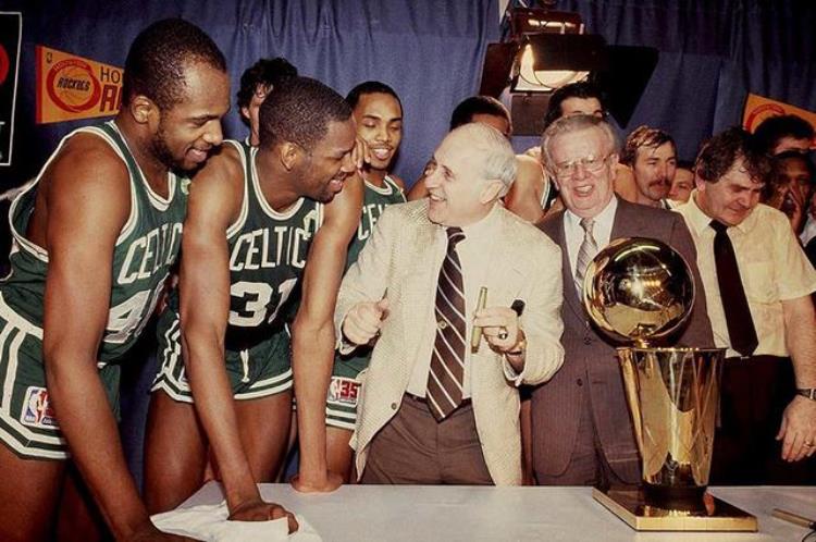 nba历史十大帅哥「NBA历史上的十大名帅」