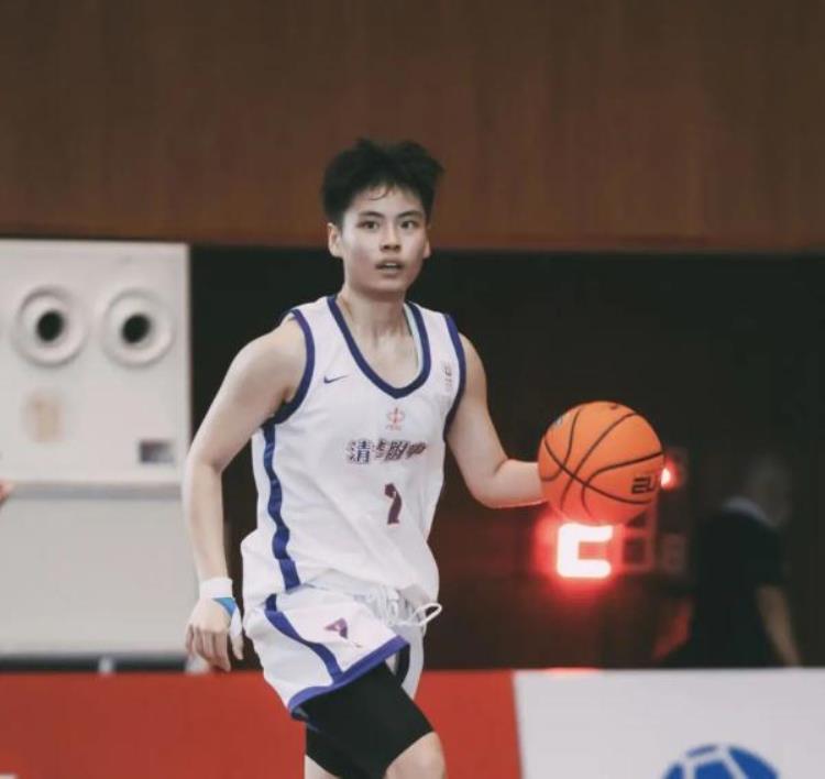 清华女子篮球「全国总冠军MVP这个19岁女孩打篮球打进清华」