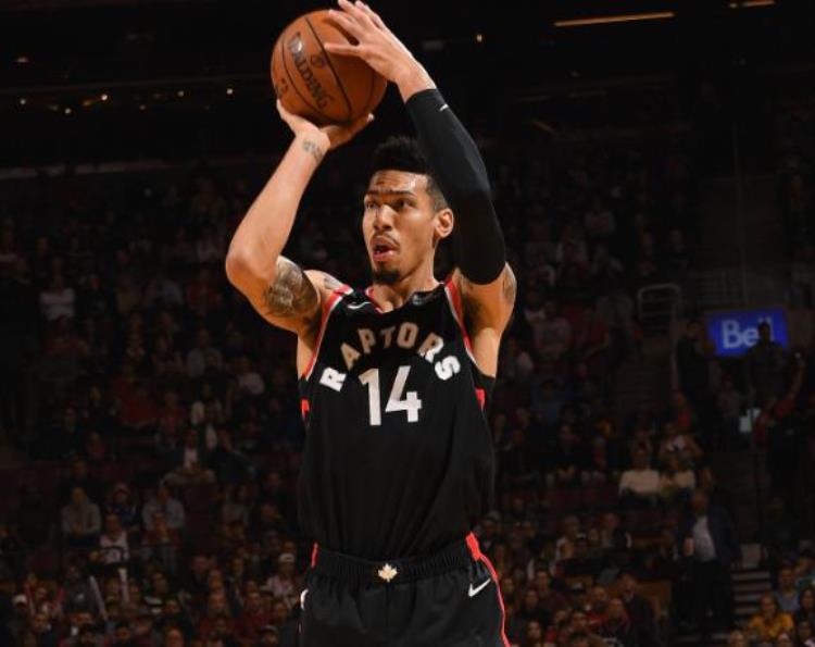 nba选手年薪「现役NBA十大励志球员1人沦落中国低级联赛重返NBA获近1亿薪金」