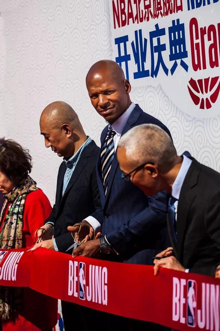 北京哪里买球鞋「买鞋打卡的新去处NBA北京旗舰店开业暗藏好多惊喜」