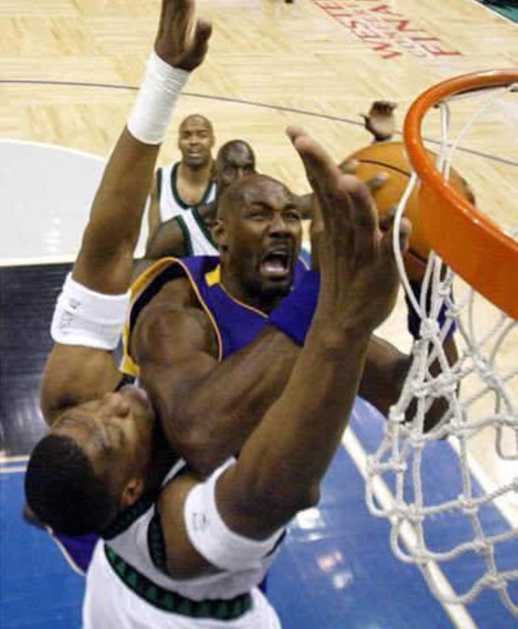 90年代的NBA内线到底有多拥挤强如奥尼尔也无法横着走