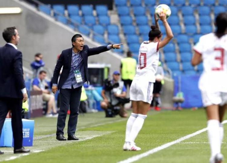 足球的泪水「足球有让人流泪的力量行走法国女足世界杯」