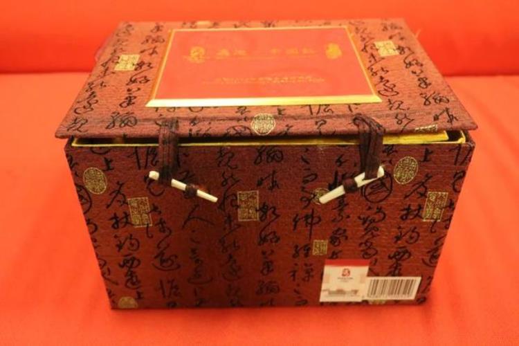 奥运收藏家「藏品推荐2008年北京奥运会特许商品鸿运当头笔筒收藏之选」
