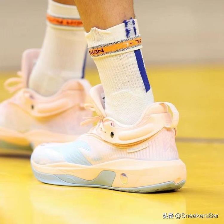 nba球星今日上脚球鞋「每日NBA球星上脚球鞋10月28日」