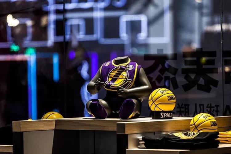 北京哪里买球鞋「买鞋打卡的新去处NBA北京旗舰店开业暗藏好多惊喜」