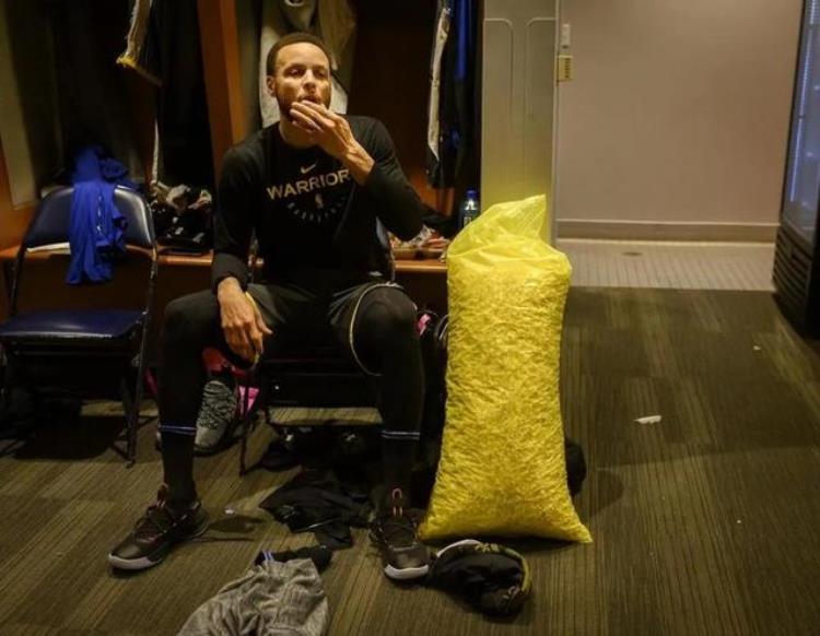 盘点nba球员都喜欢吃什么小零食和小吃「盘点nba球员都喜欢吃什么小零食和小吃」