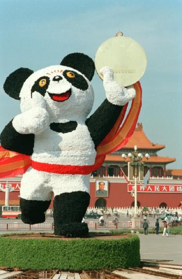 北京2022冬奥会吉祥物冰墩墩以熊猫为原型,冬奥会吉祥物为啥是熊猫