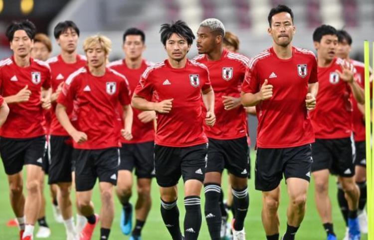 日本男足世界杯热身赛大名单出炉22名球员在欧洲效力