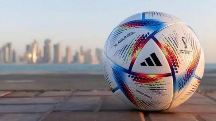 卡塔尔世界杯足球有什么黑科技一探足球用材的发展史