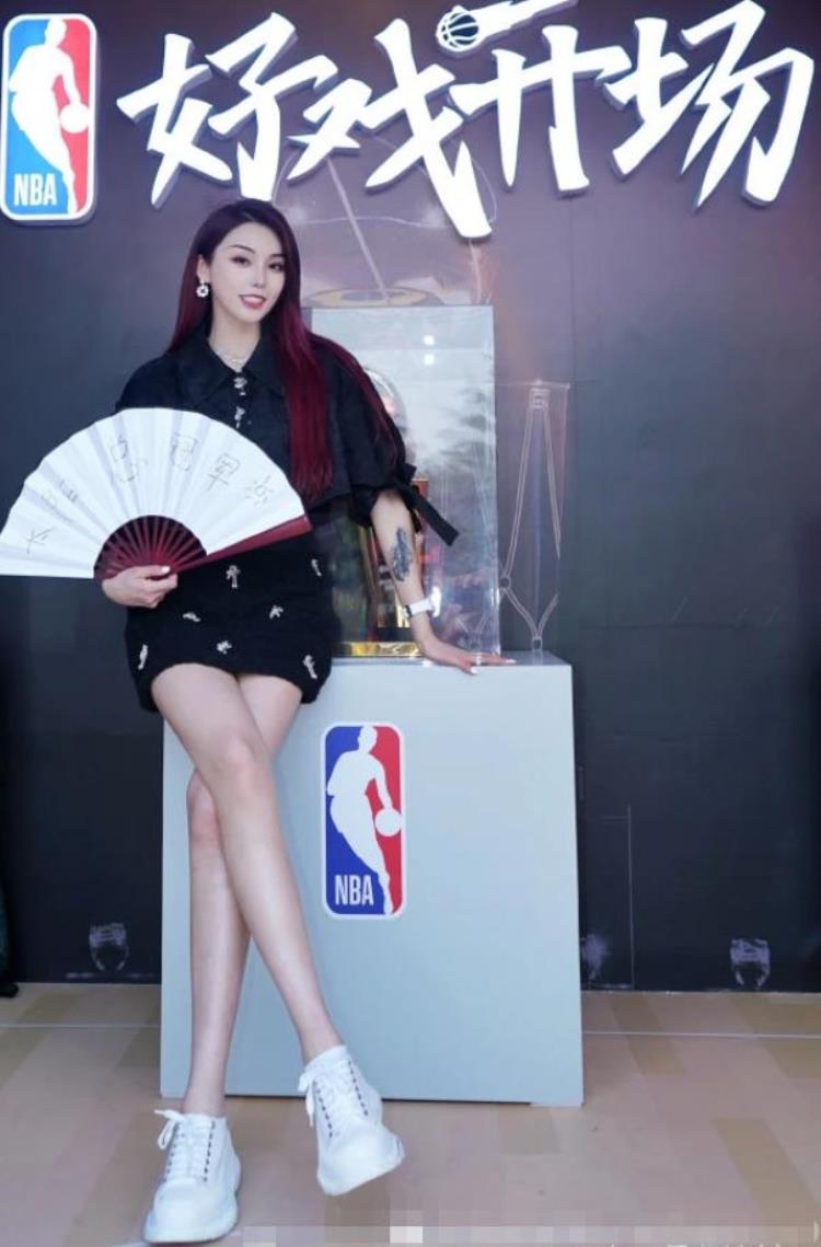 和金咕咕直播pk的女主播「女主播之间的较量这波我站咪咕」
