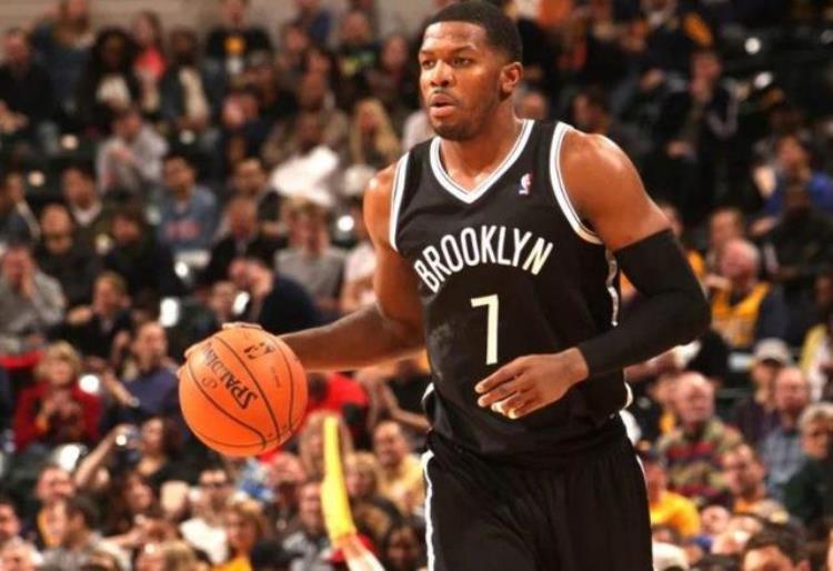 雷阿伦历史第一三分射手「精准射手盘点NBA单赛季命中三分最多的球员雷阿伦无缘前三」