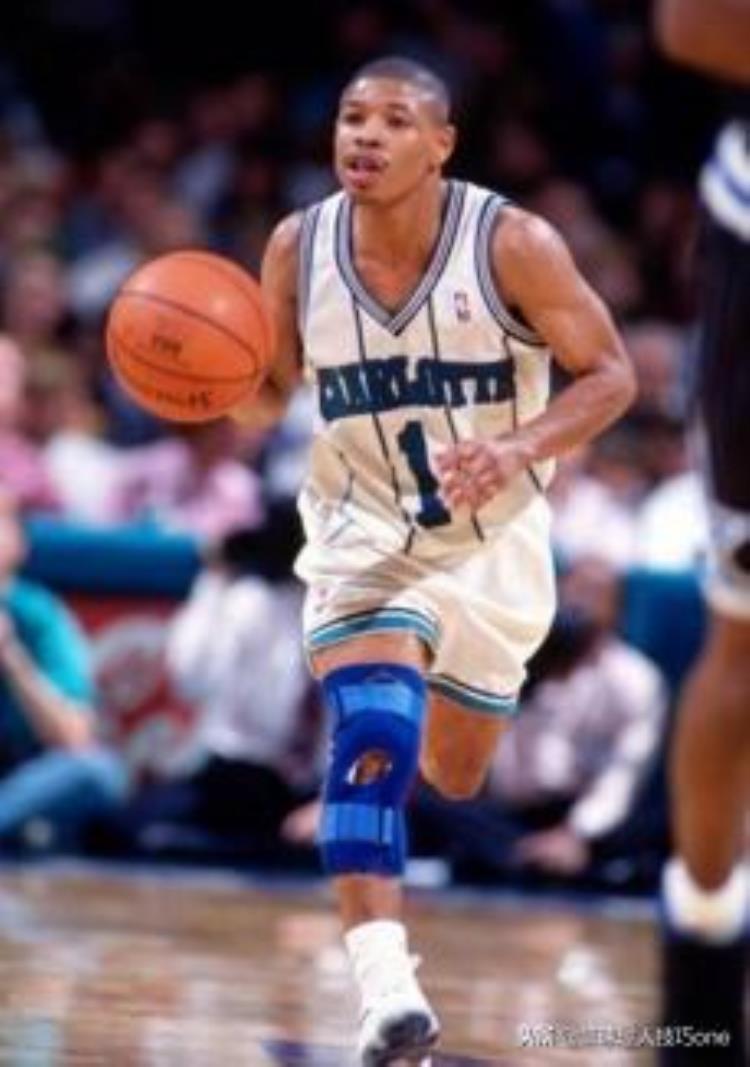 nba矮子强盗「NBA历史最矮的球员被人称为强盗身高160比213抢板还多」
