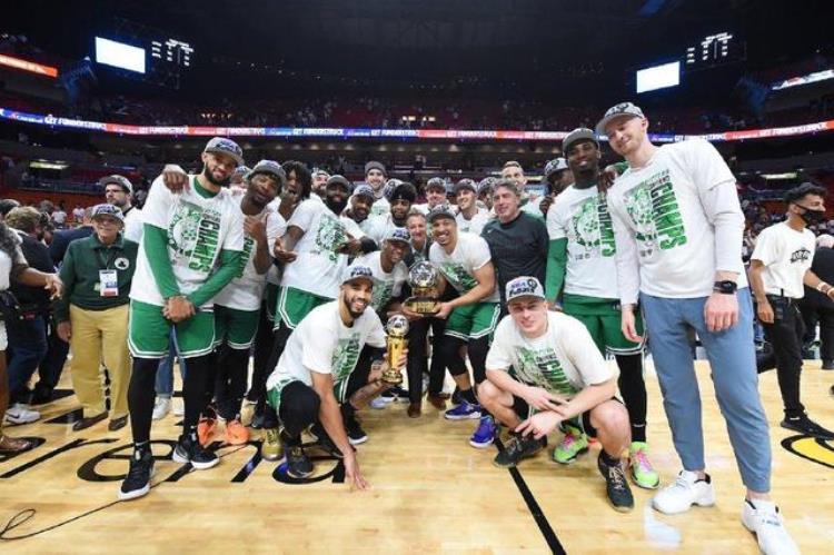 NBA最新球队战力榜:爵士第一「NBA官宣球队实力榜爵士反超雄鹿76人挤进前十湖人排名提升」