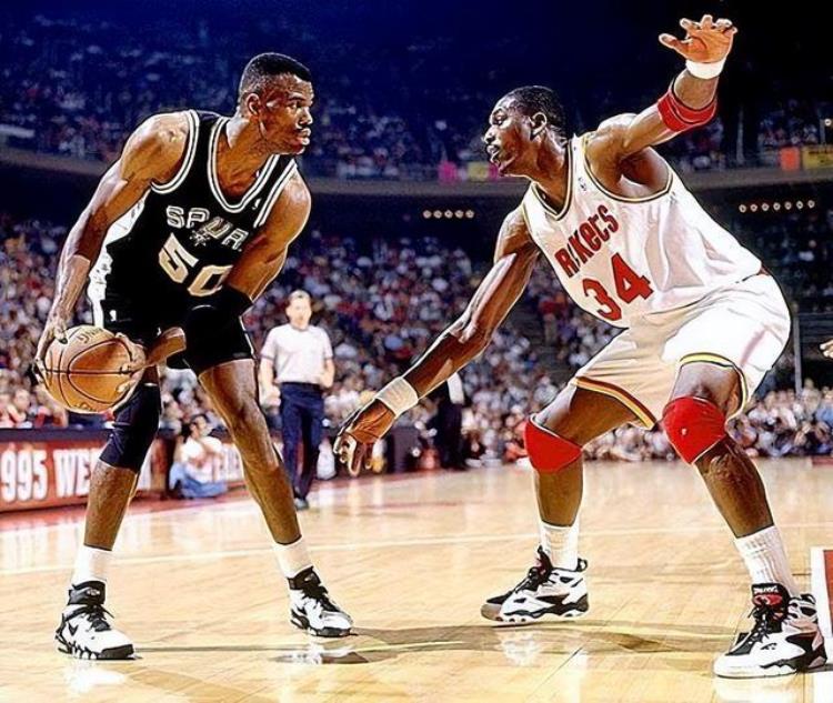 双一阵最多的球员「NBA双一阵次数最多的十位球星现役两人上榜排在第一的是谁」