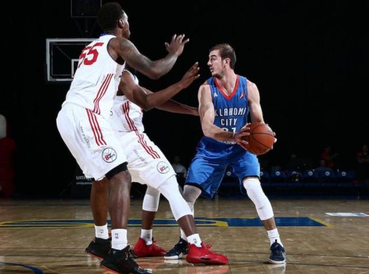 亚历克斯卡鲁索的NBA之路我变秃了也变强了