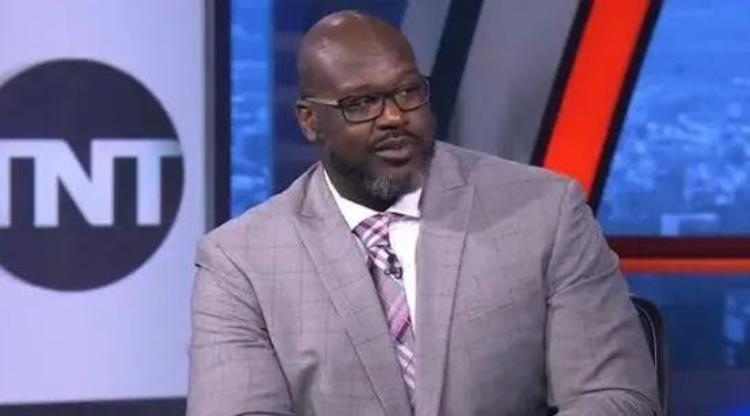 nba打wwe「逗妹吐槽看NBA还附赠WWE有二番战不」