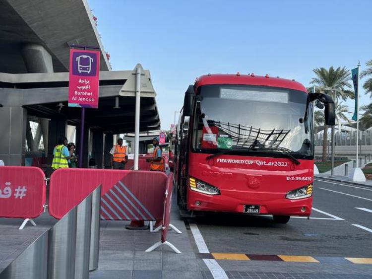 卡塔尔世界杯用车「挺进世界杯中国客车行驶在卡塔尔」