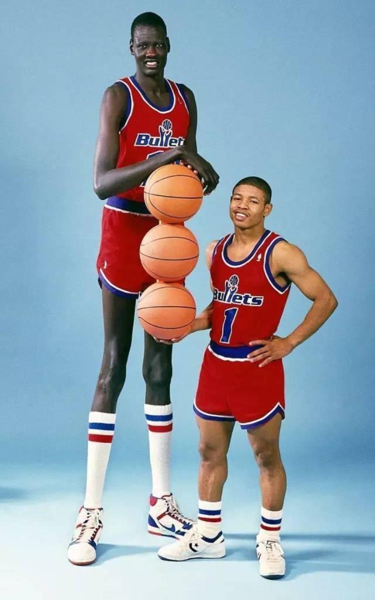 NBA最矮扣篮球员「排NBA最矮的五人169一样可以拿扣篮冠军你还在嫌弃我矮吗」