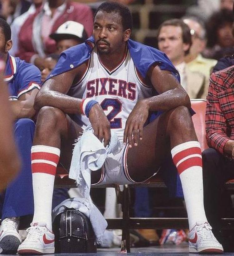 nba勇士球员所有年薪「孤独勇士马龙19年的NBA生涯他一共赚到多少薪金」