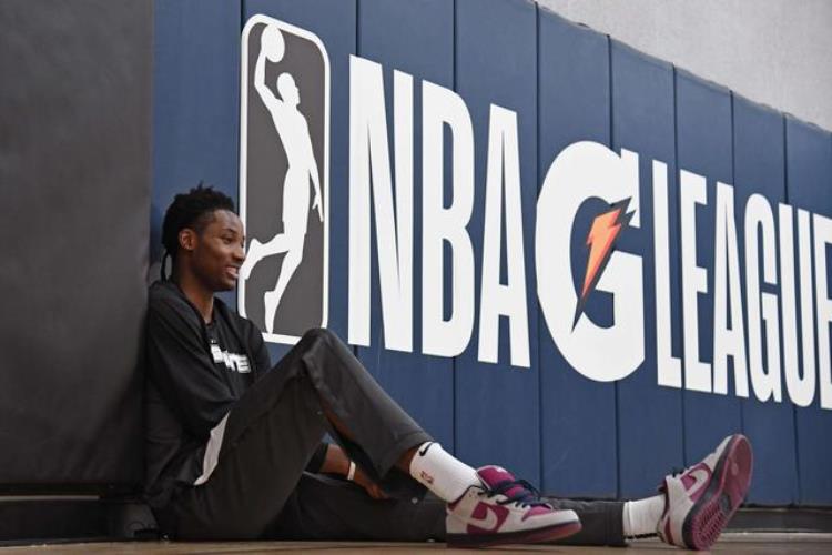 勇士队库明加从非洲网吧少年到成为NBA新星