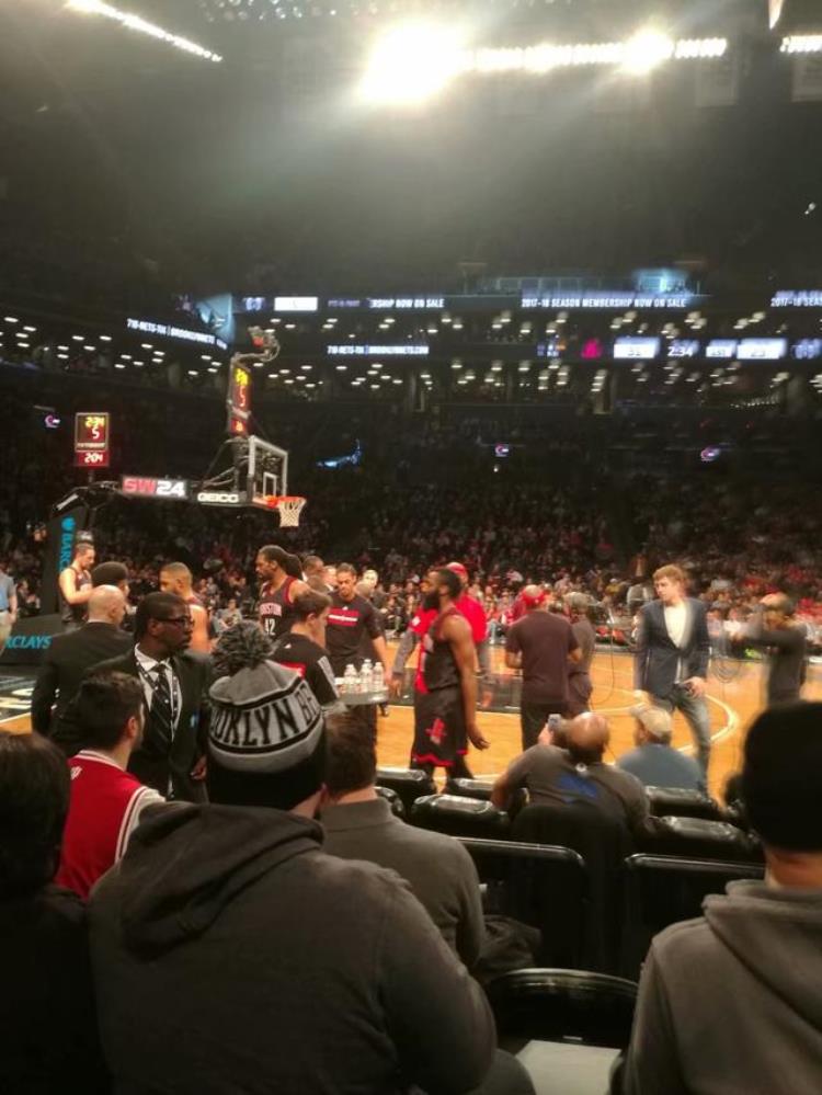 怎么看nba火箭比赛「亲身经历教你如何现场看NBA球赛火箭VS篮网」