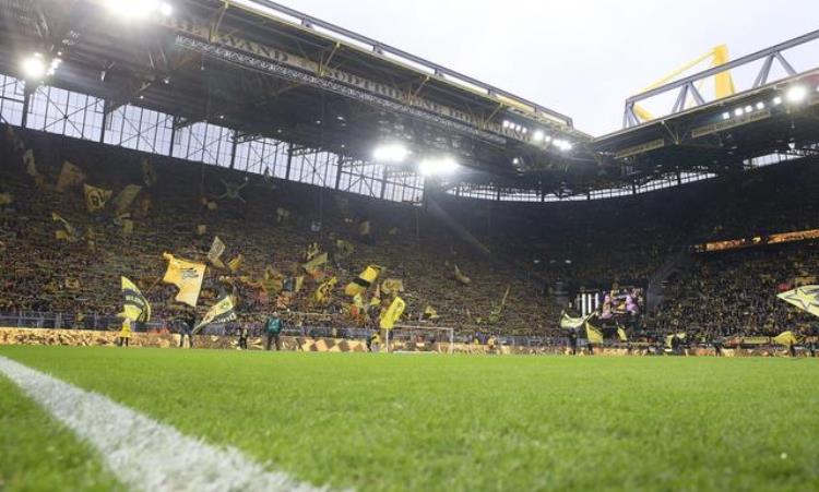 外媒评欧洲球场分数多特主场排名第一诺坎普伯纳乌并列第二