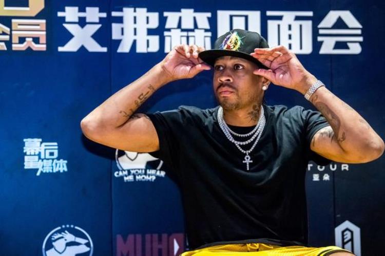科比为什么叫曼巴黑「转载NBA球星绰号背后的故事科比为何叫黑曼巴」