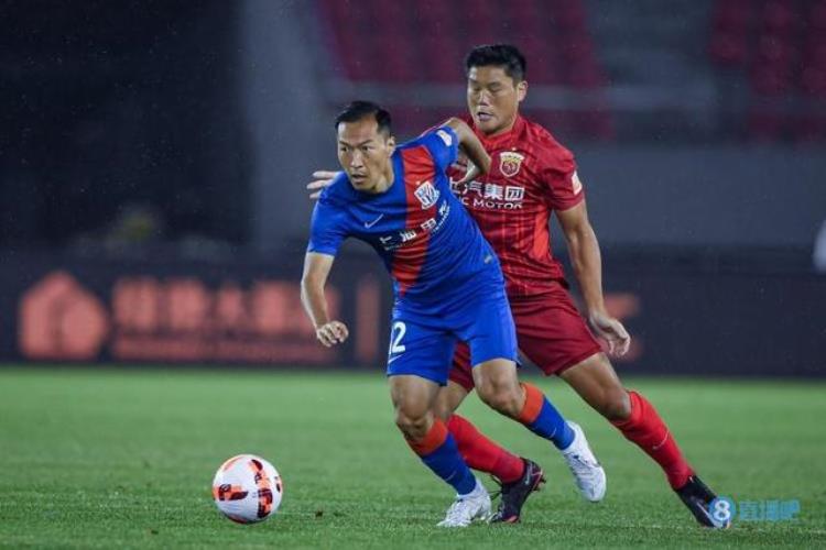 足球报若联赛恢复主客场上海两队可能将主场设在第三地