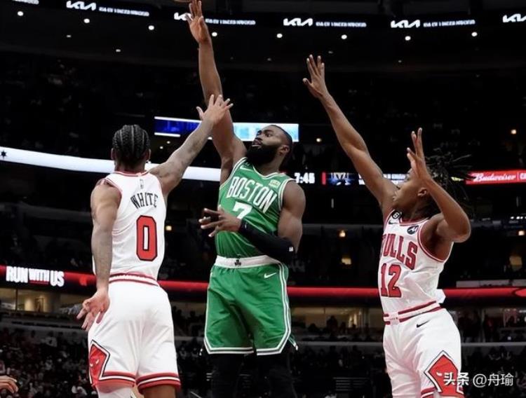 勇士被快船31分逆转「今日NBA勇士被狂屠45分快船挑落西部第一绿军9连胜终结」